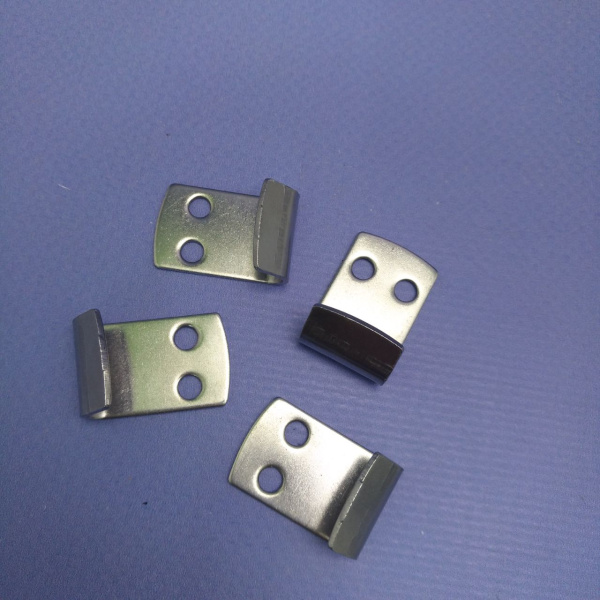 Крючок - вешалка усиленный 25х16мм с двумя отверстиями, нержавеющая сталь